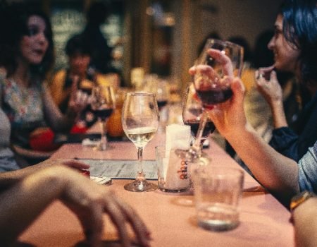 Champagne Wine Explained: Taste, Food Pairings, How to Serve, Best Types & Regions